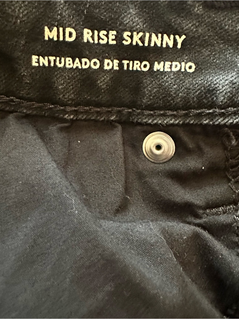 Universal Thread Black Skinny Jeans with Knee Distressing - Picture 6 of 6